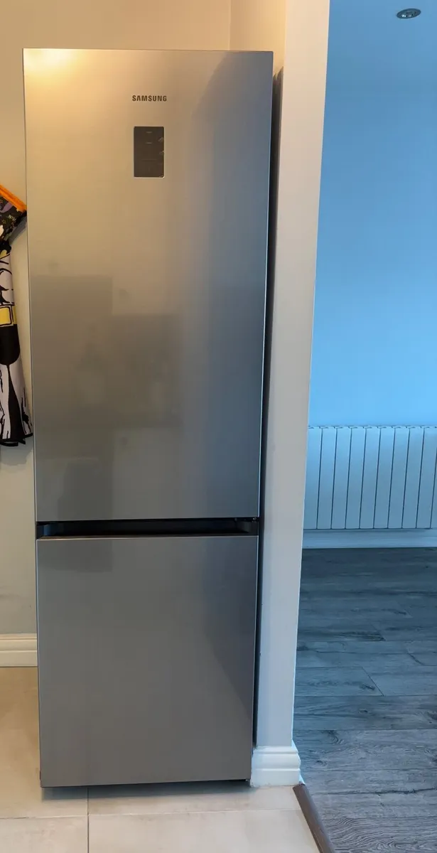 Refrigerator  - Excellent condition - Image 1