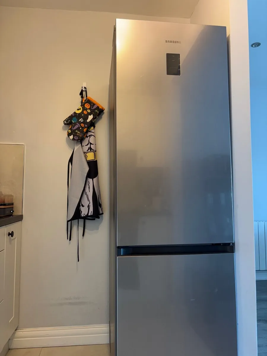 Refrigerator  - Excellent condition - Image 3