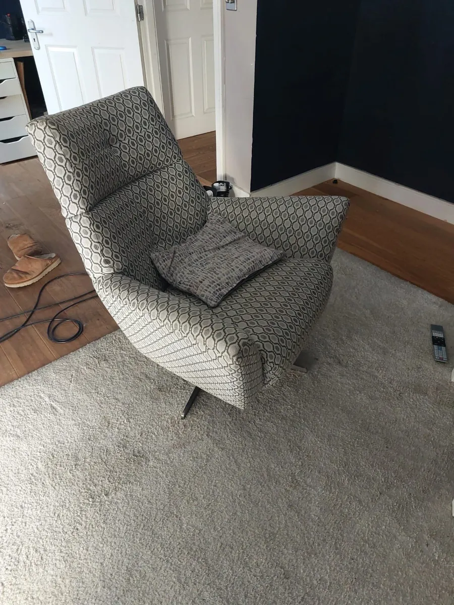 Luxury armchair in perfect condition - Image 1