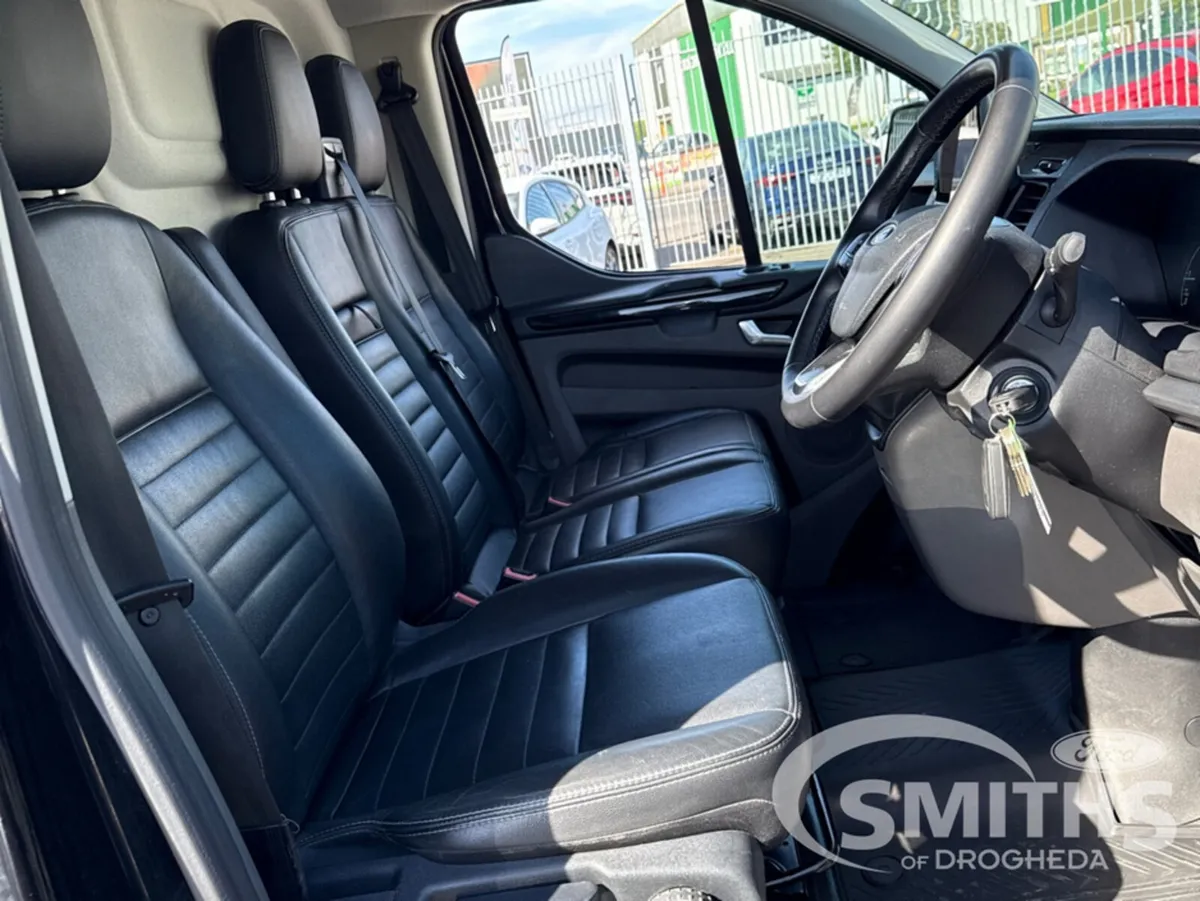 Ford Transit Custom TRAIL 2.0TD 170PS LWB - Image 4