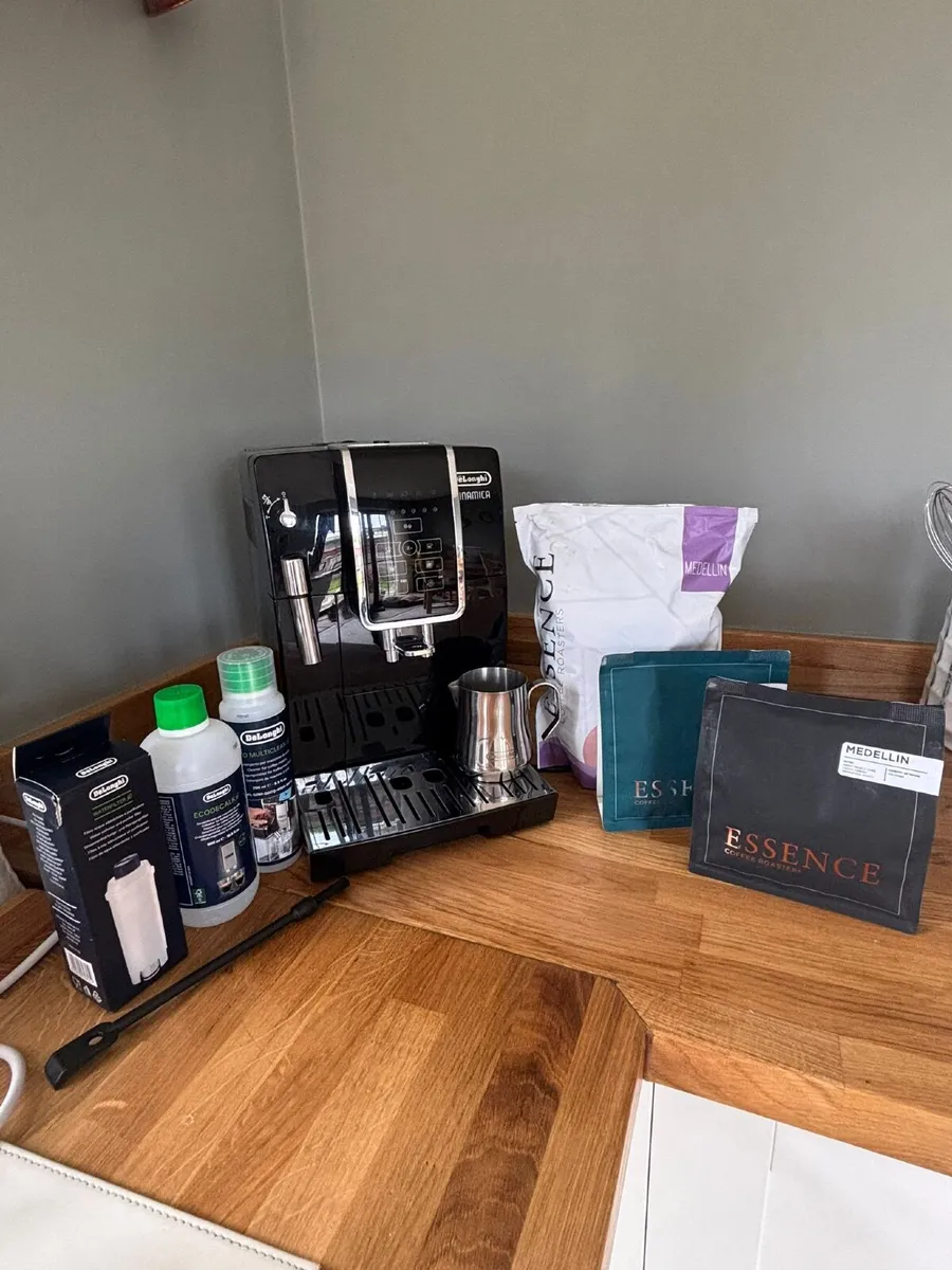 Delonghi Dinamica Coffee Machine & Products - Image 1