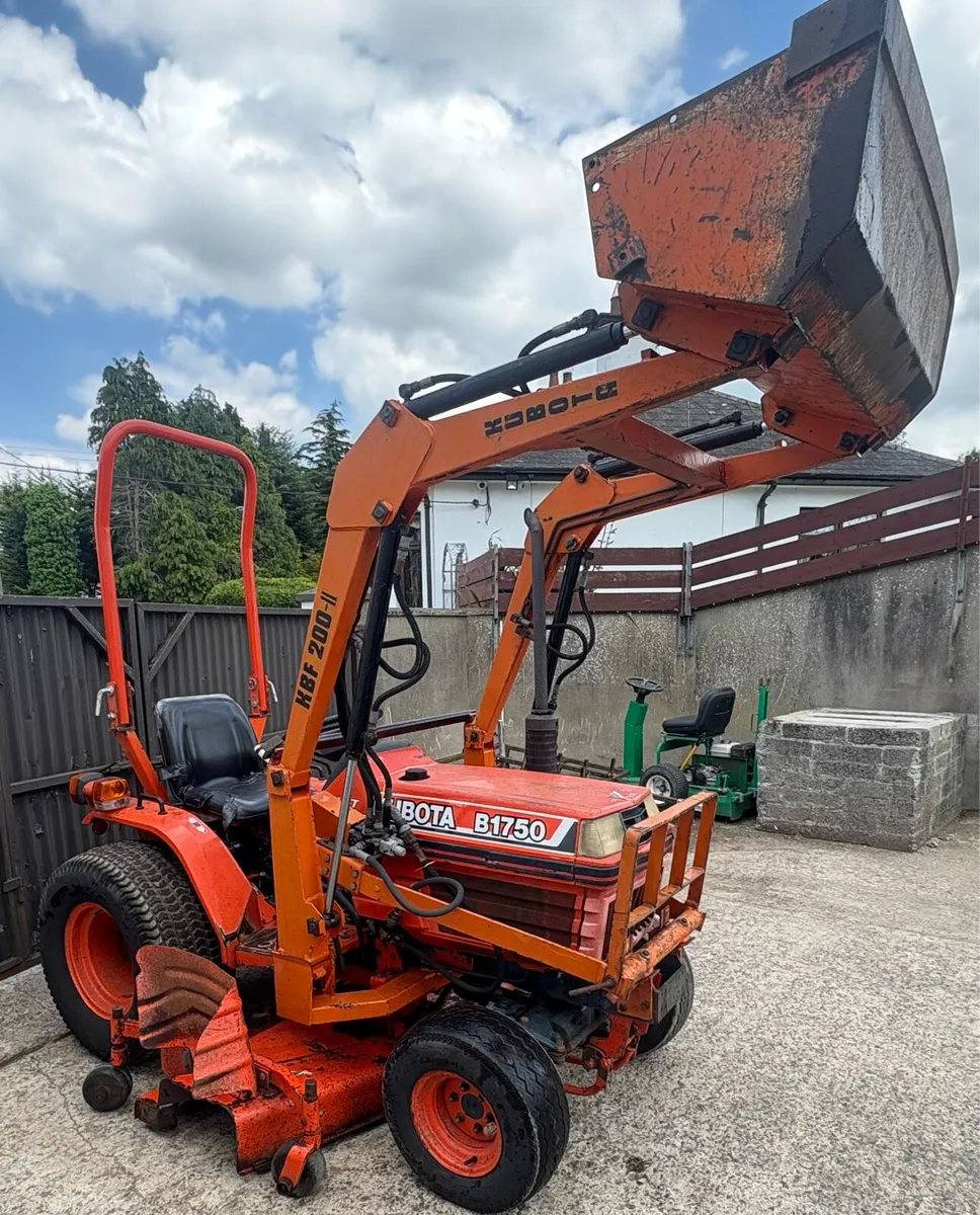 Kubota Tractor Mower with Loader - Image 4