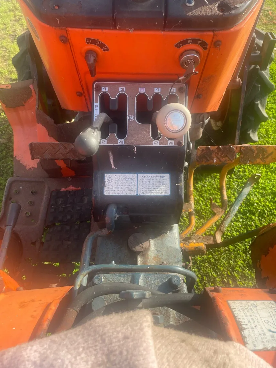 Kubota Compact Tractor L1802DT - Image 4