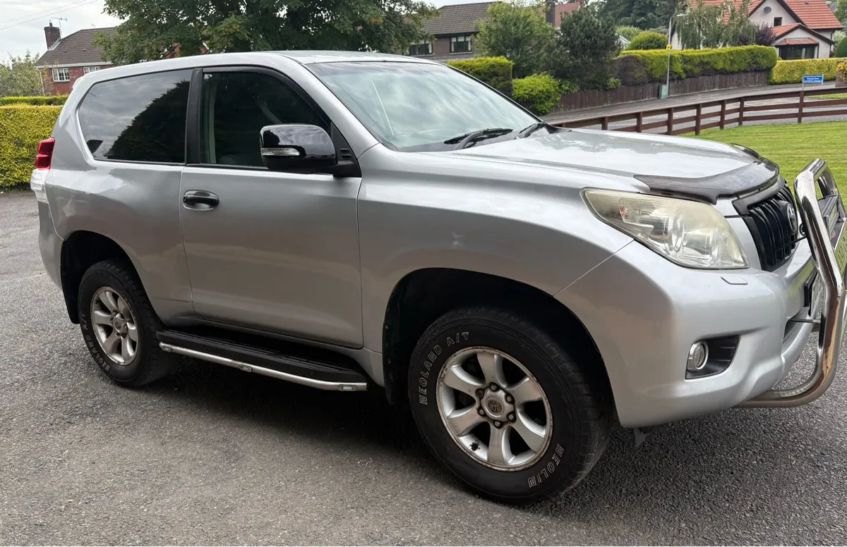 Toyota Land Cruiser SWB .2011 - Image 2