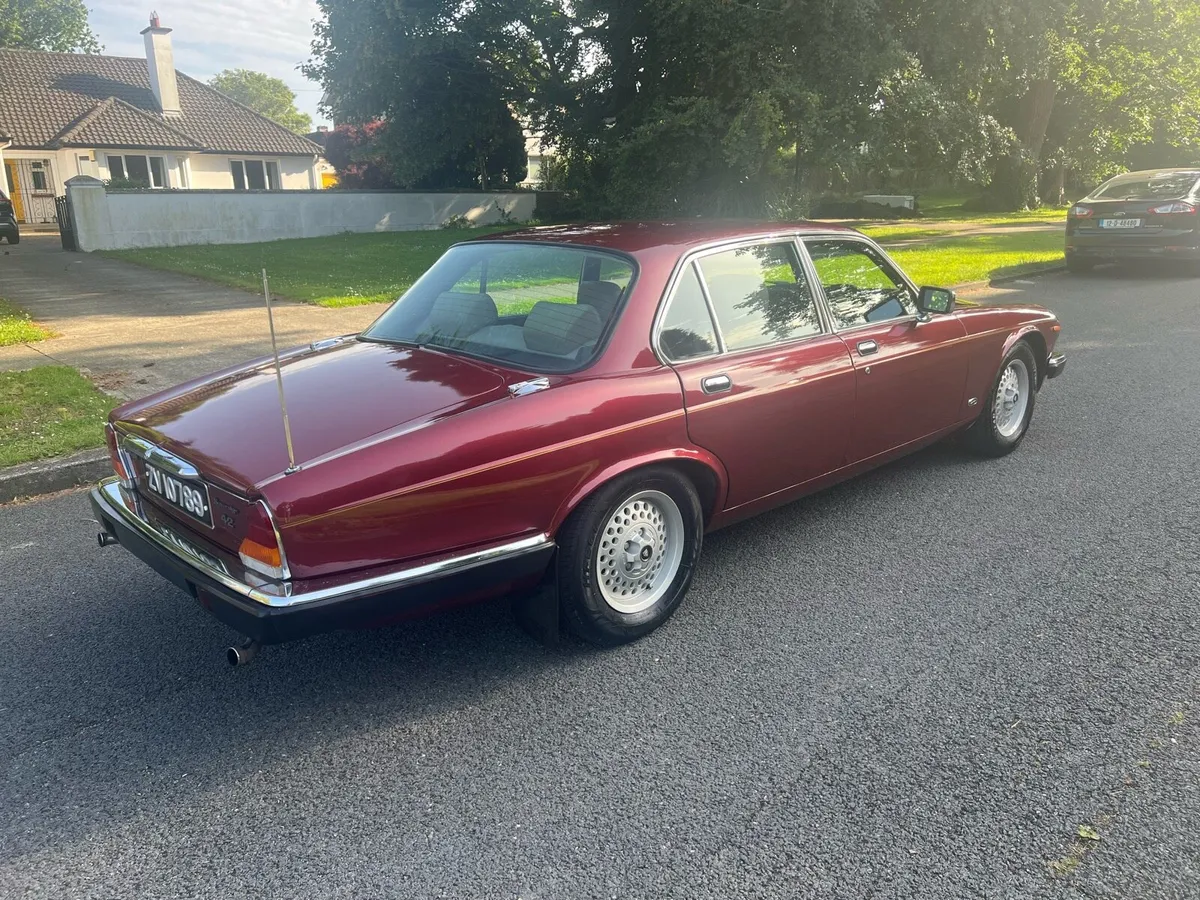 1985 Jaguar XJ6 4.2 Sovereign - Image 2
