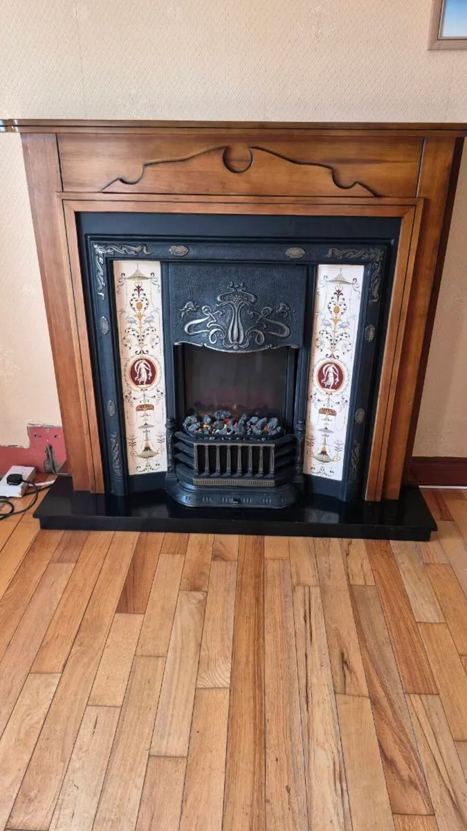 Electric fire and surround - Image 2