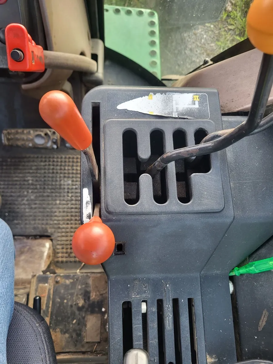 John Deere 3050 - Image 2