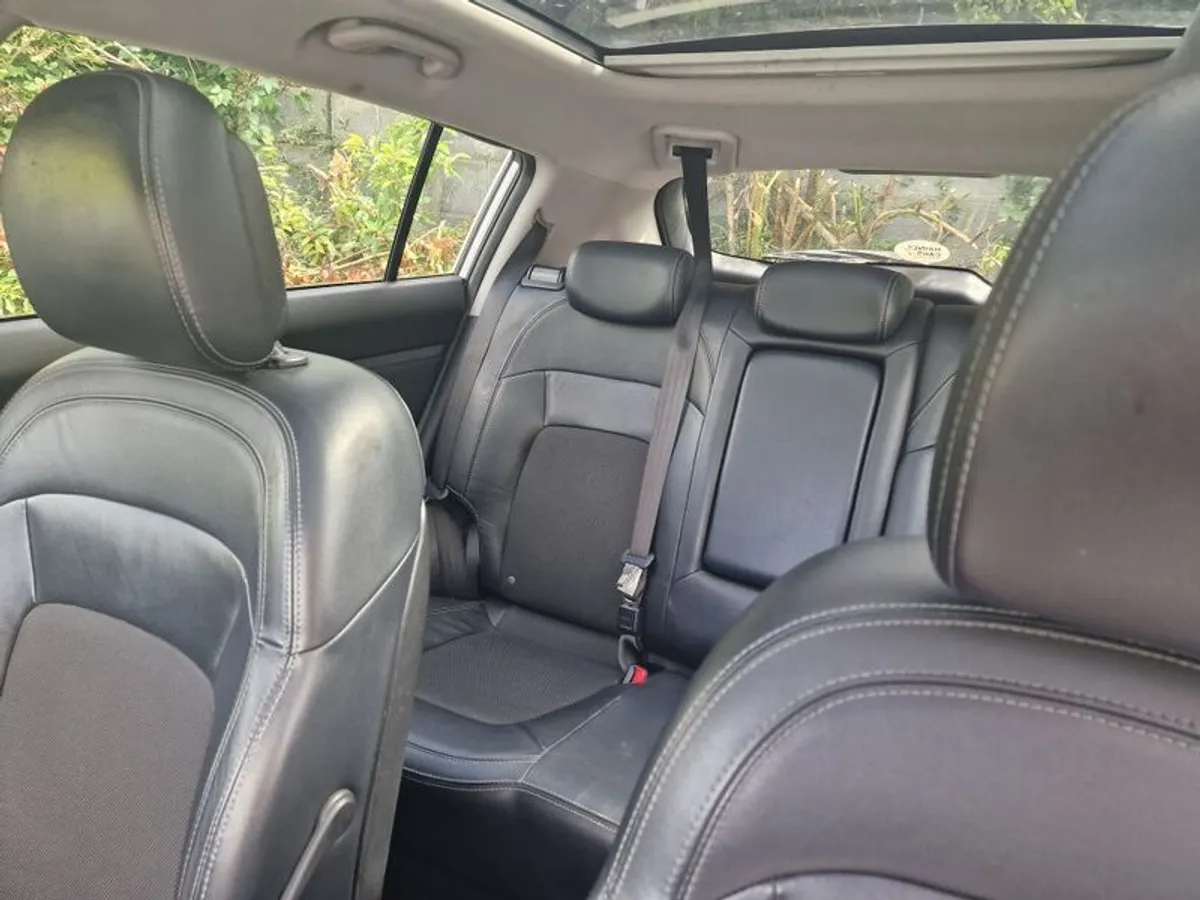 BREAKING OR REPAIR 2011 Kia Sportage - Image 4