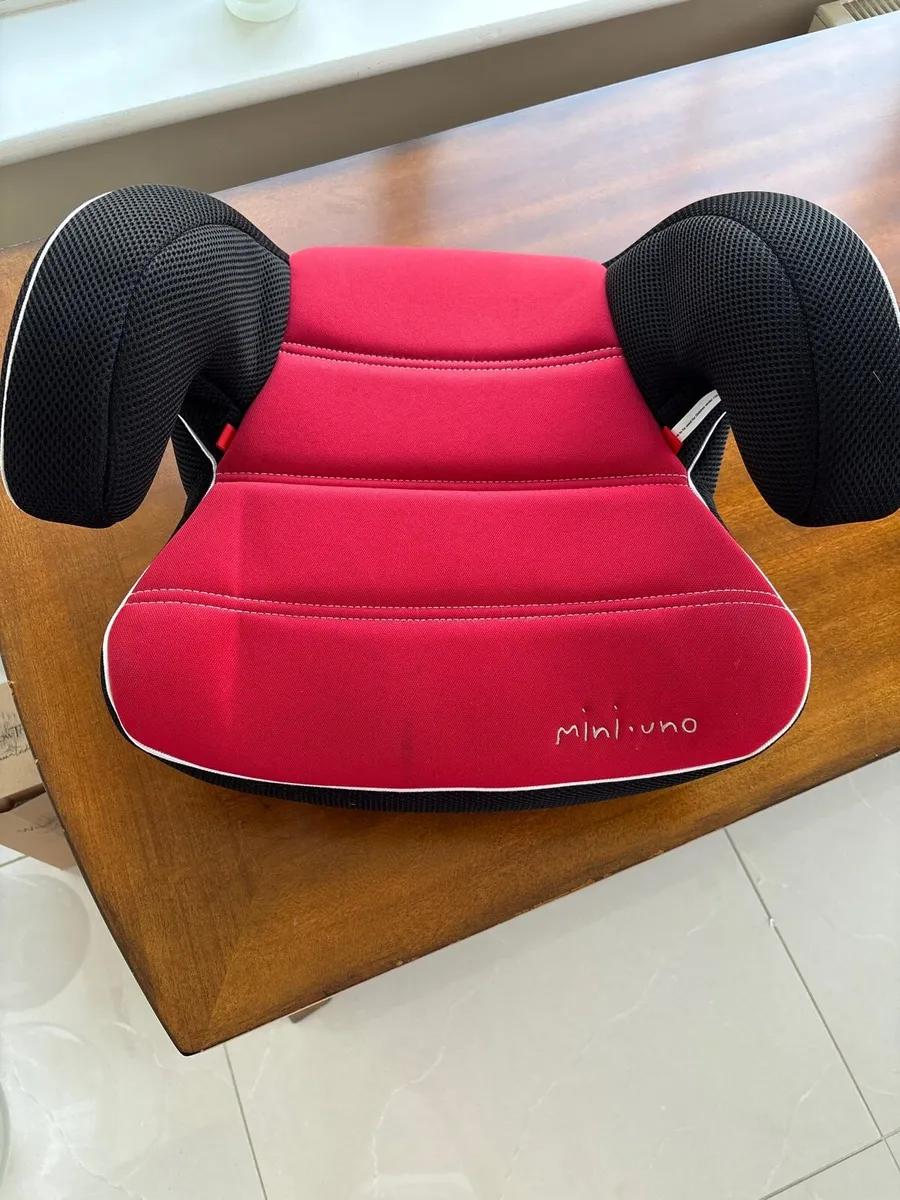 Car booster seat - Image 1