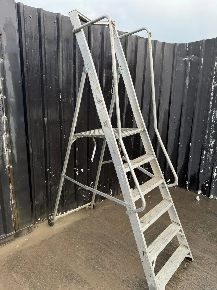 Aluminium Platform Step Ladder 5 Tread - Image 2