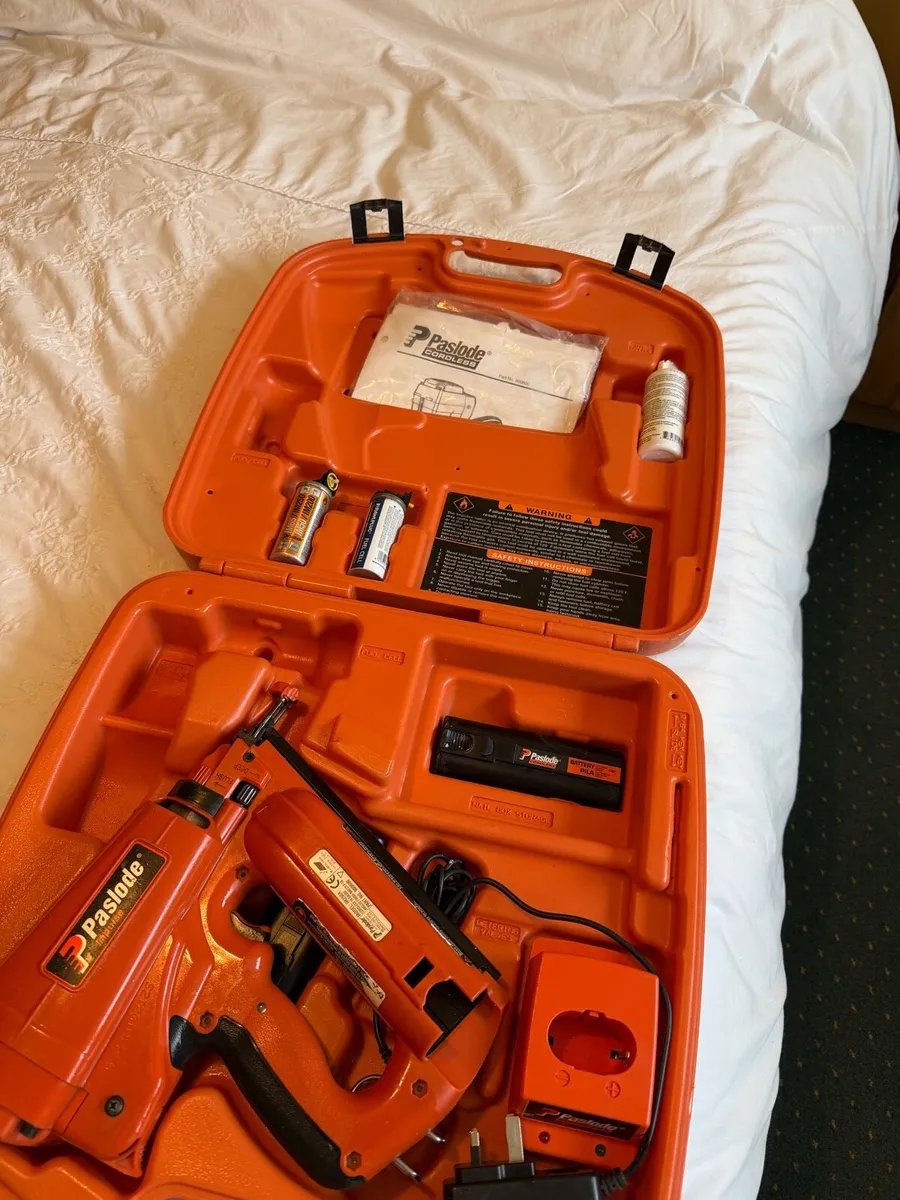 Pasload im250A 16g angled second fix nail gun - Image 2