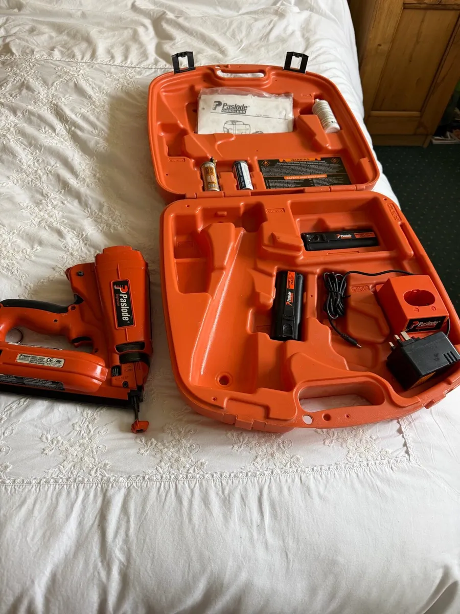 Pasload im250A 16g angled second fix nail gun - Image 3