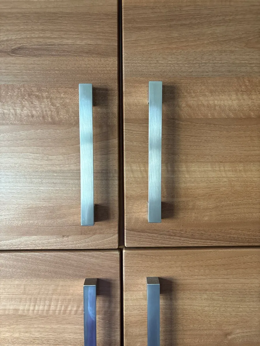 30 x silver kitchen door handles - Image 3