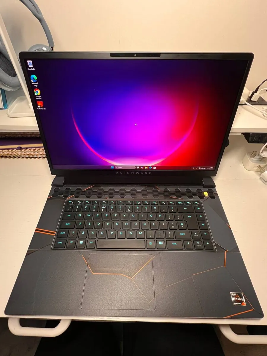 Gaming Laptop DELL ALIENVARE M17 R5 - Image 1
