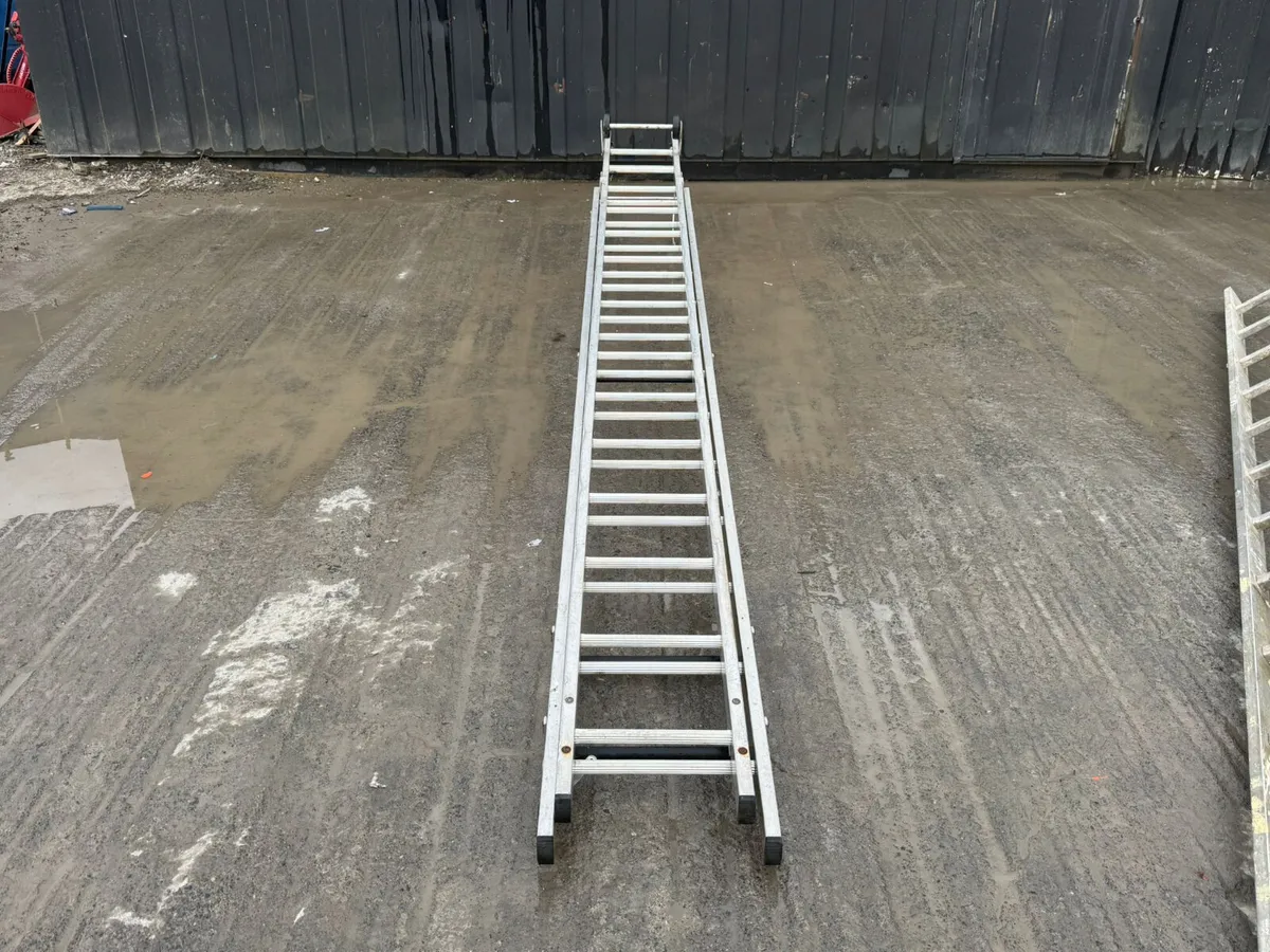 Aluminium Roof Ladder with Ridge Hook - Image 2