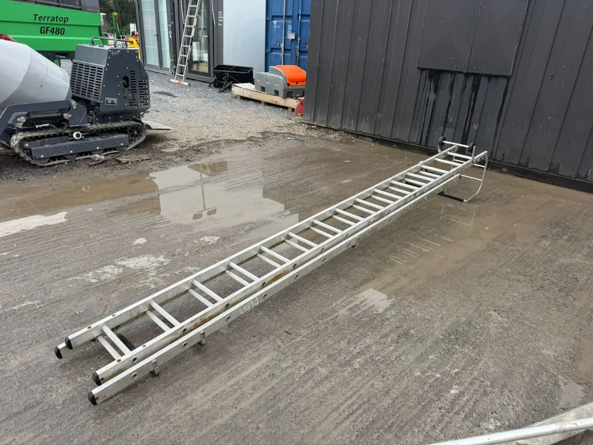 Aluminium Roof Ladder with Ridge Hook - Image 3