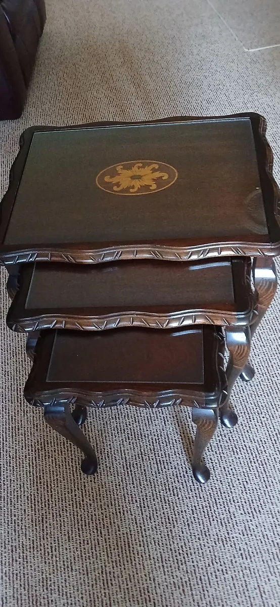 Vintage nest of tables,  and Matching Coffee table - Image 3