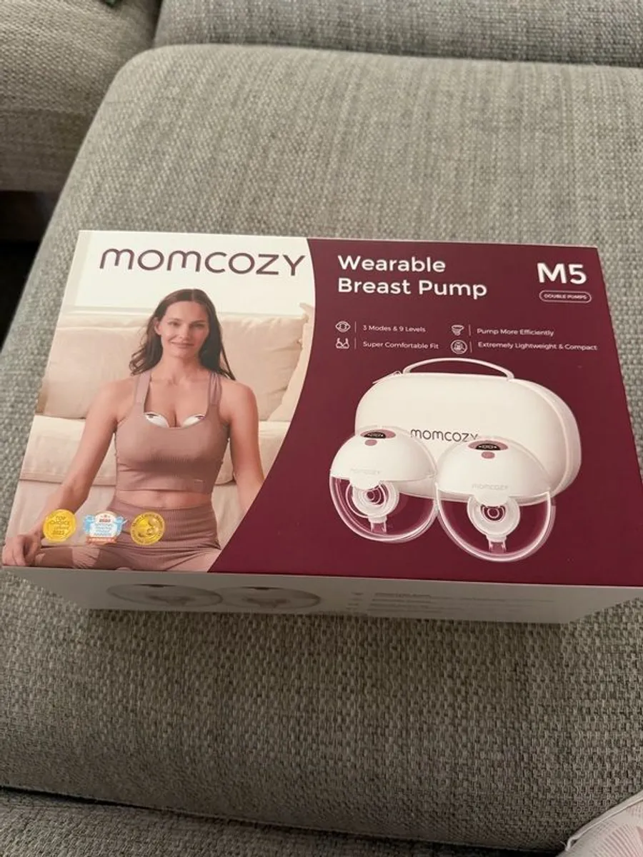 Momcozy M5 breast pump. - Image 1