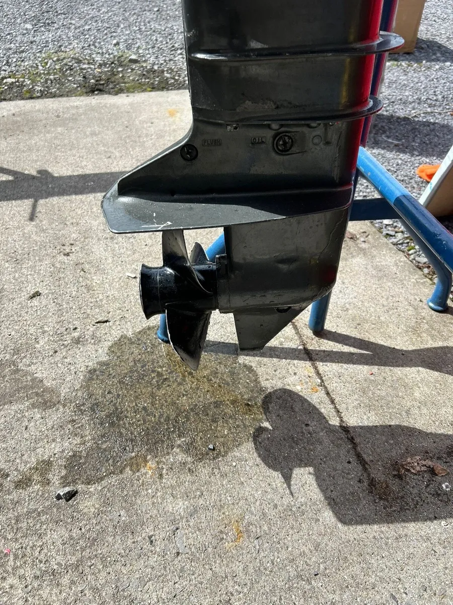 15HP 2 stroke Suzuki outboard - Image 4