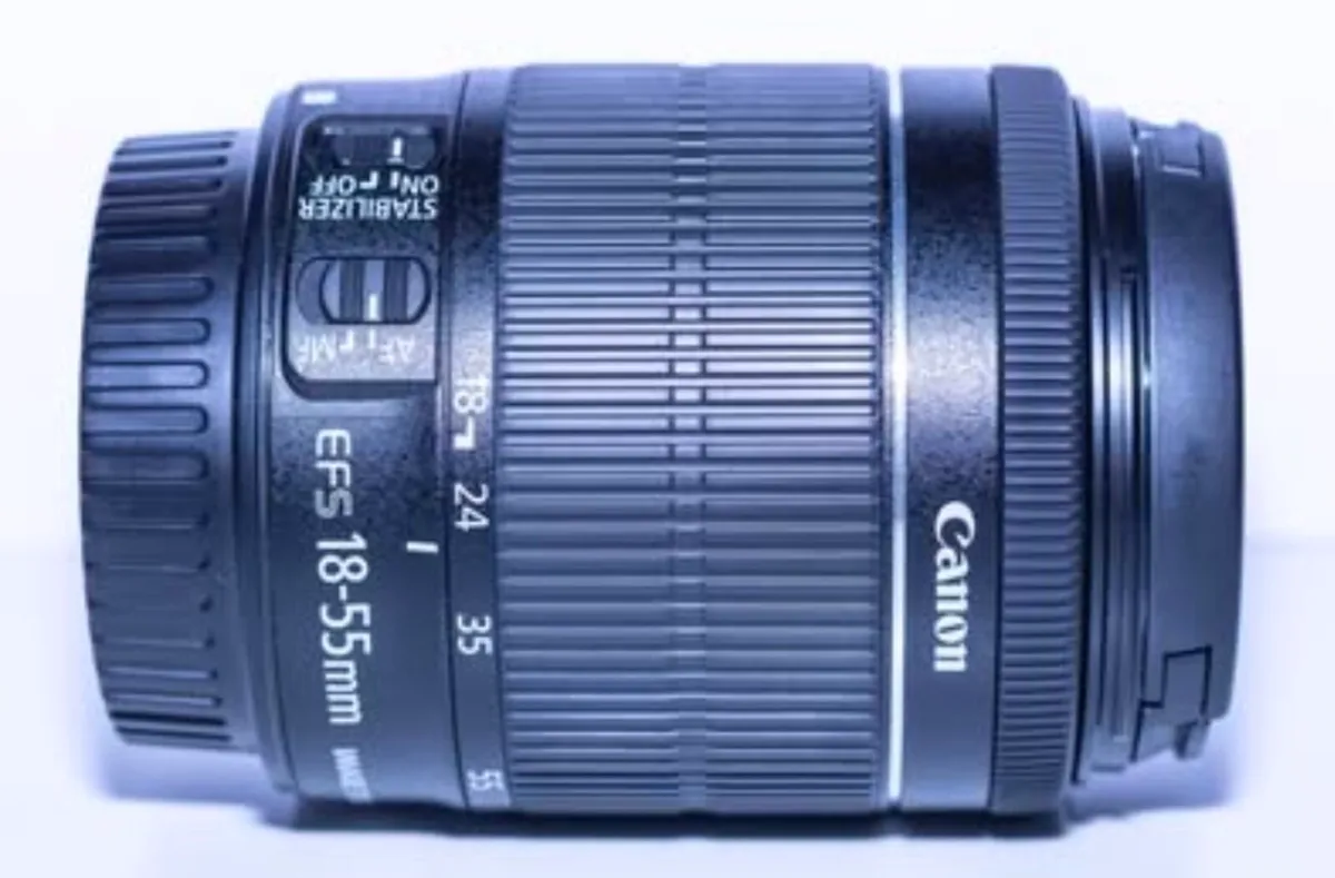 Canon EF-S 18-55mm f/3.5-5.6 IS - Image 2