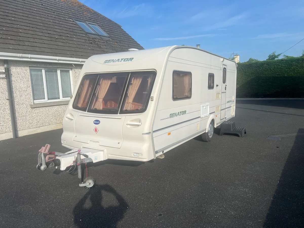 Bailey senator 4 berth caravan - Image 2
