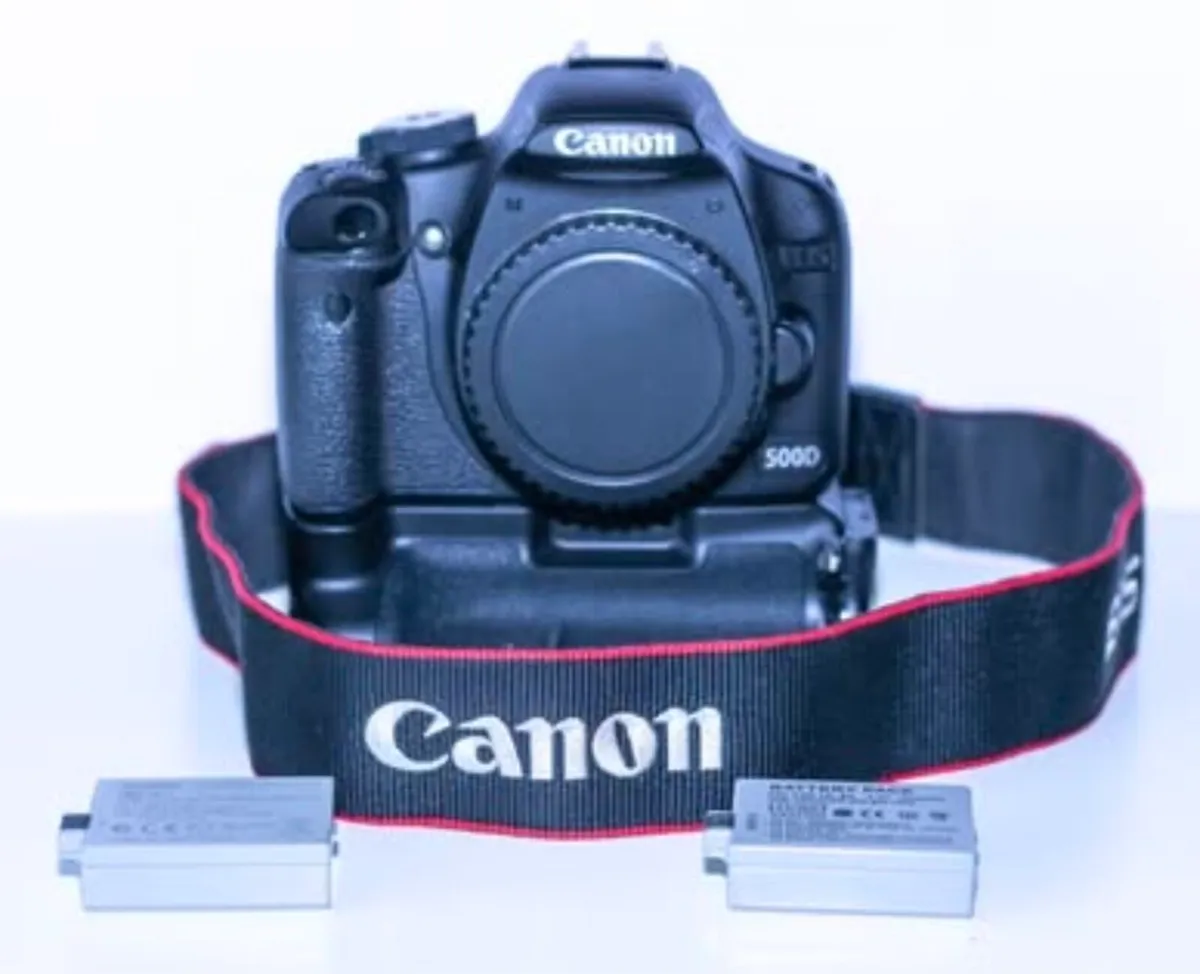 Canon EOS 500D Camera Body + Accessories - Image 1