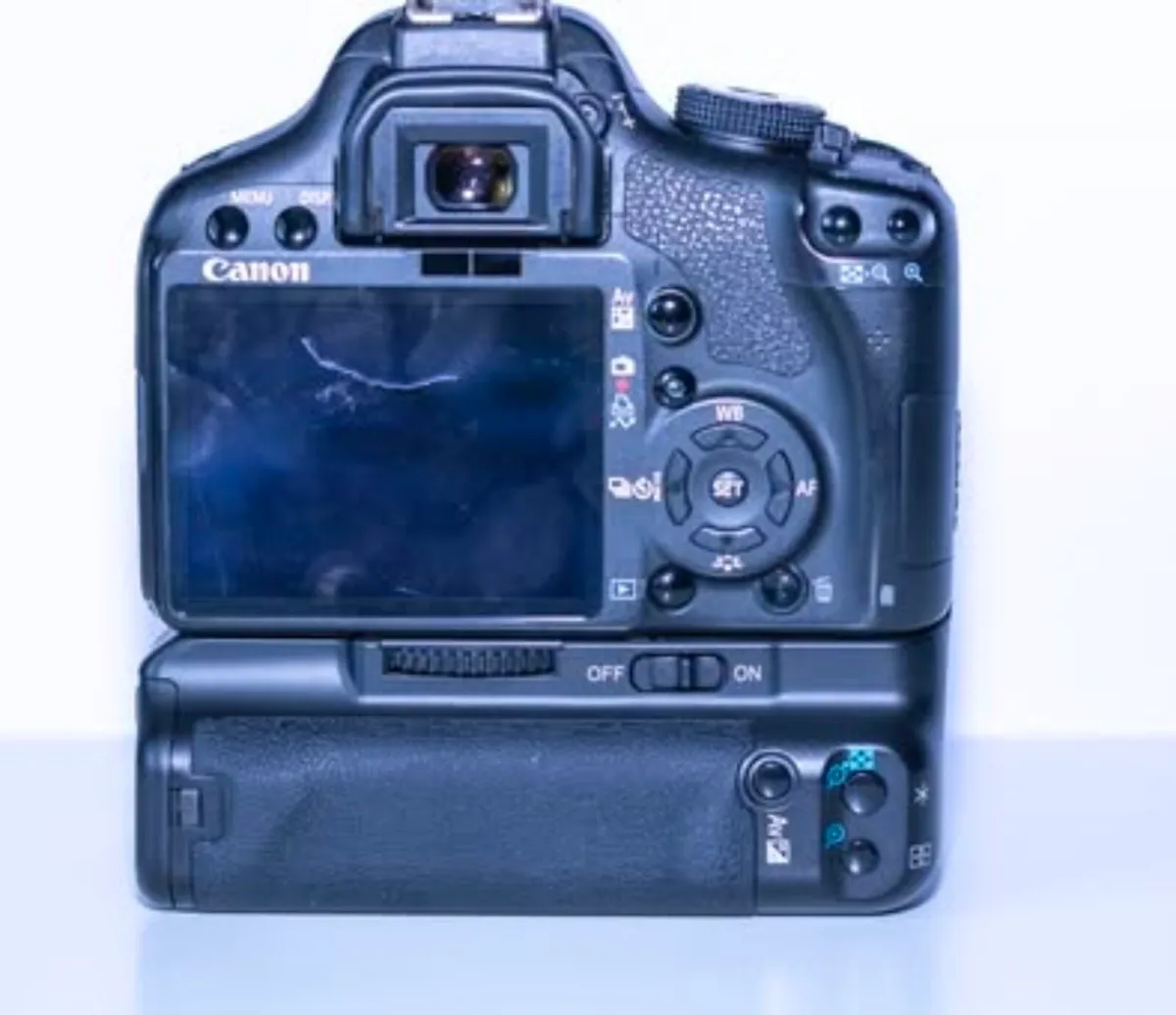 Canon EOS 500D Camera Body + Accessories - Image 3