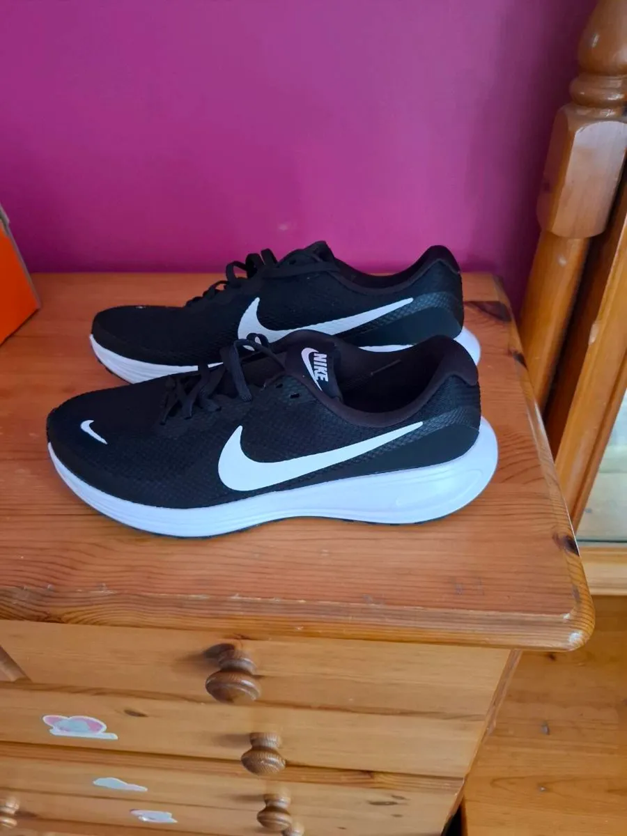 Runners - Image 1