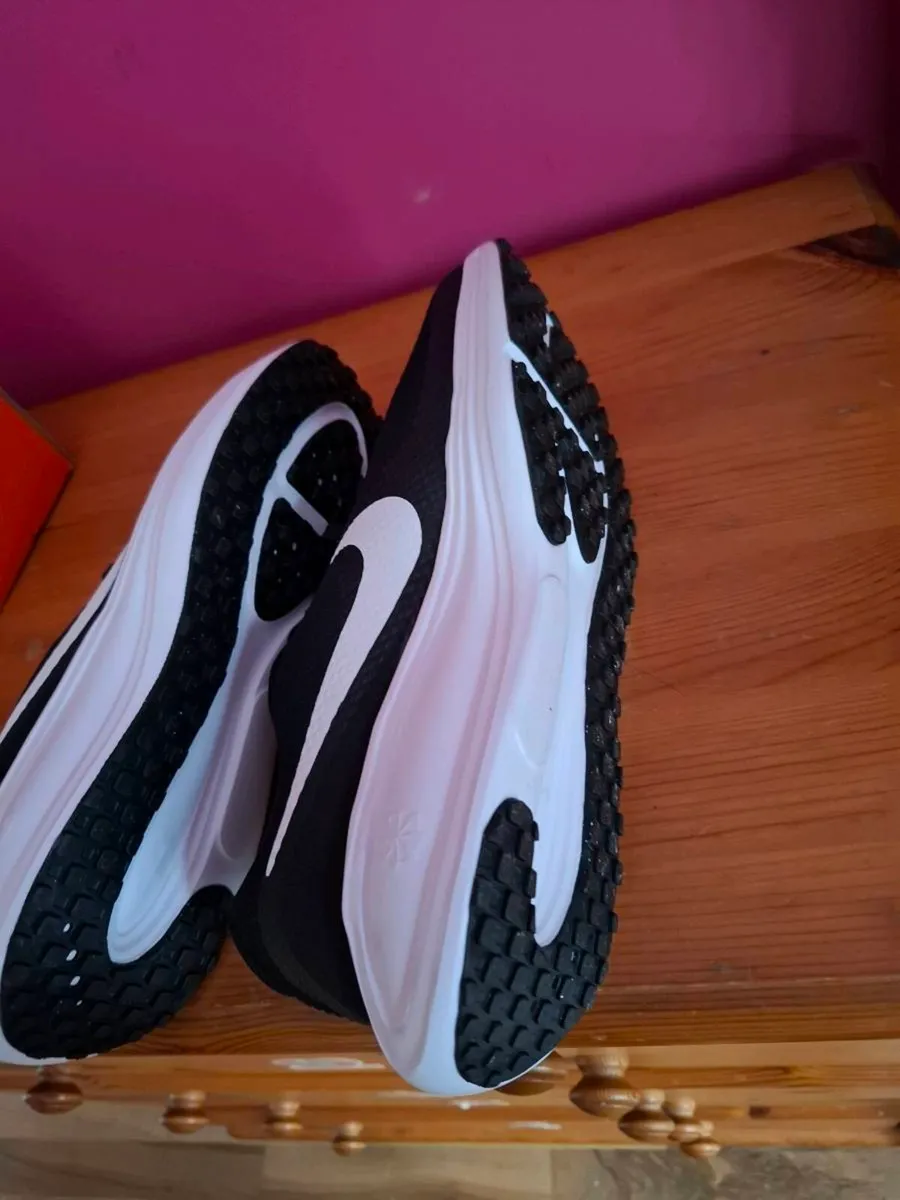 Runners - Image 3