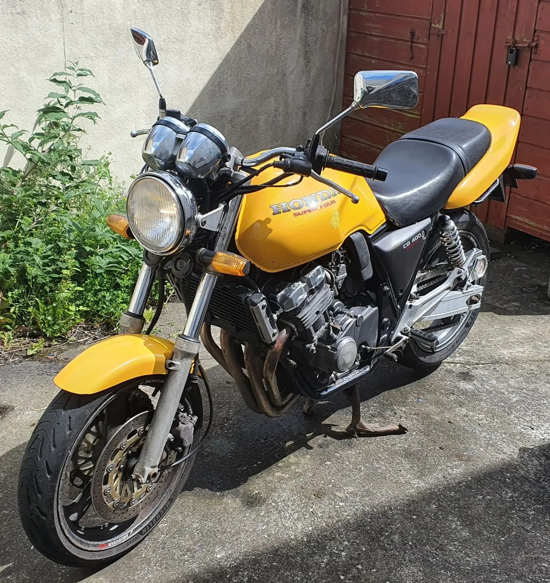 1993 Honda CB400SF Metallic Yellow - Image 1