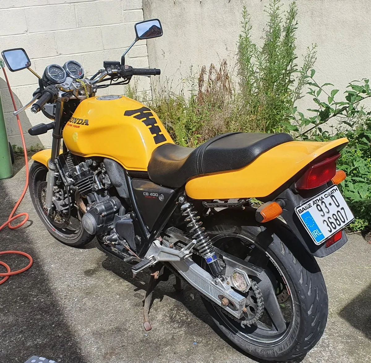 1993 Honda CB400SF Metallic Yellow - Image 4
