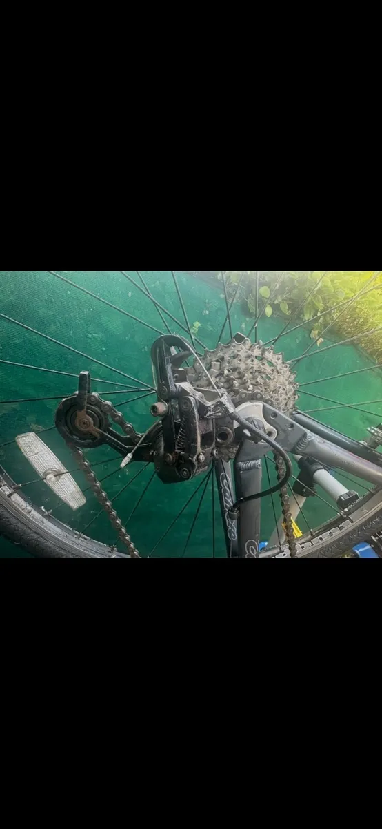 Bicycle Carrera subway. - Image 3
