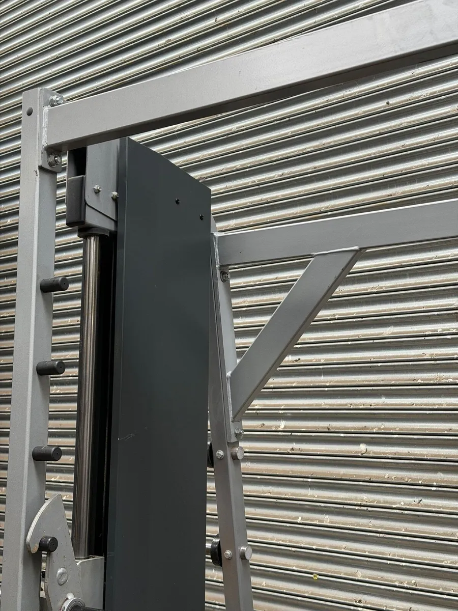Nautilus Commercial Smith Machine Used - Image 3