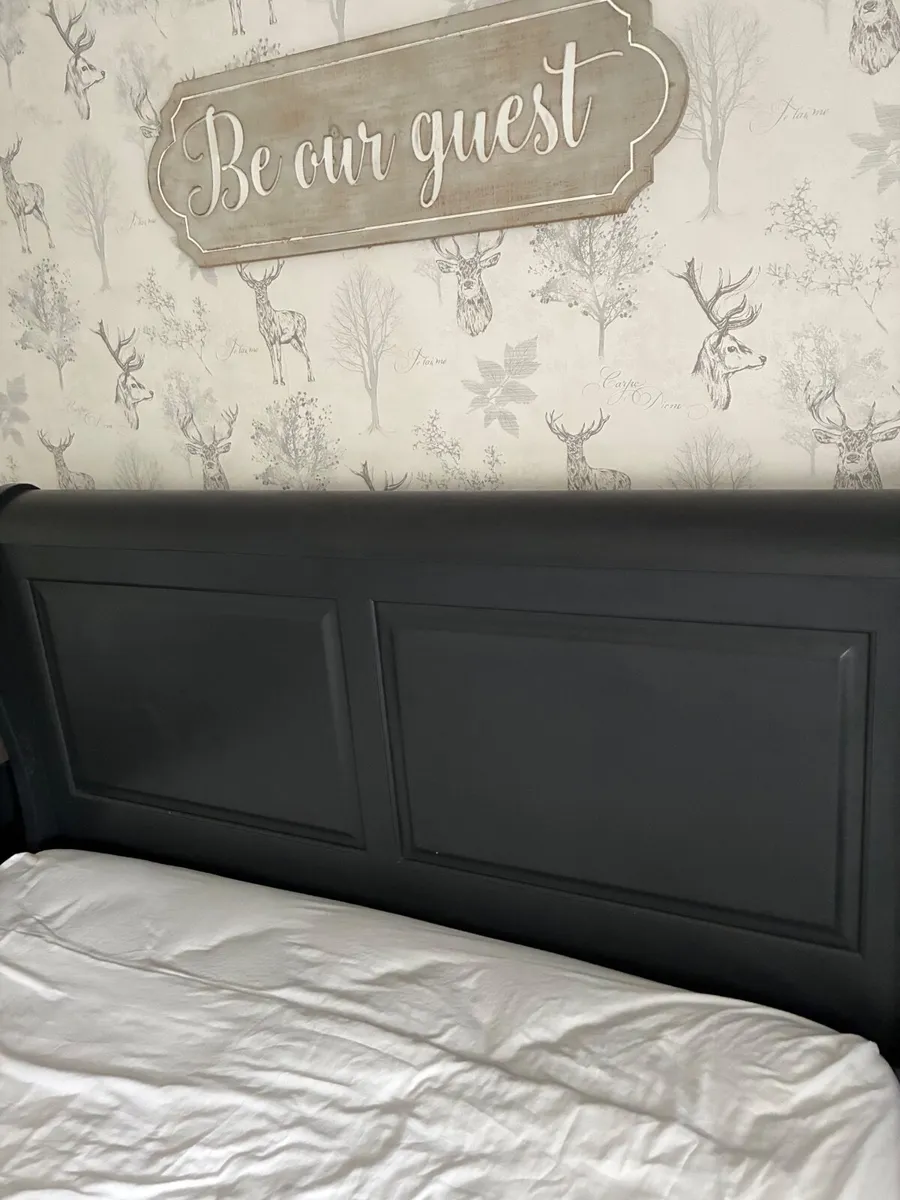 King size painted sleigh bed - Image 2