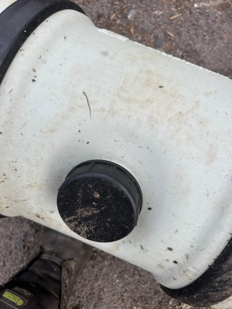 Caravan water & waste containers - Image 2