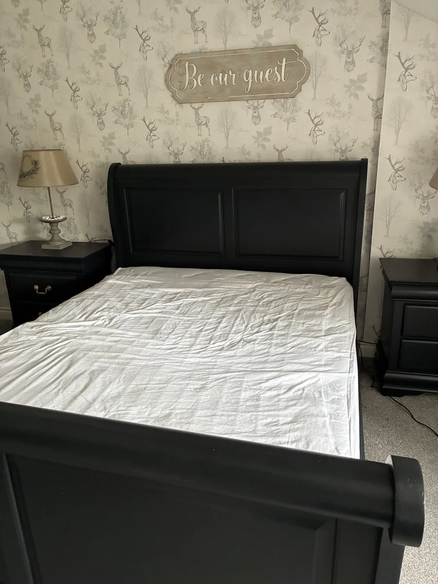 King size painted sleigh bed - Image 3