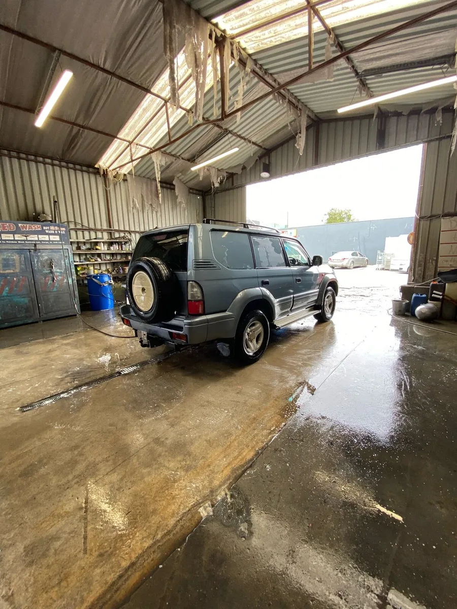 Toyota Land Cruiser - Image 3