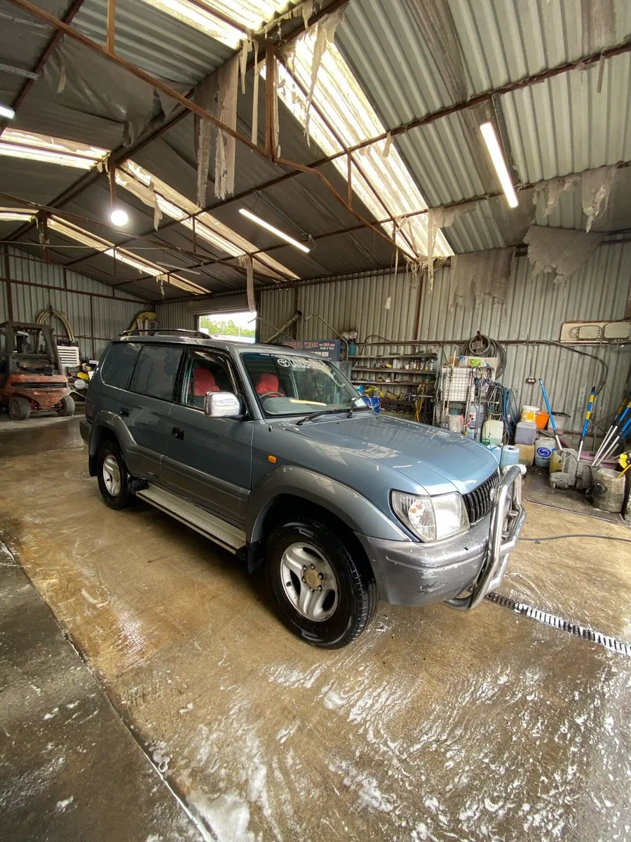 Toyota Land Cruiser - Image 4