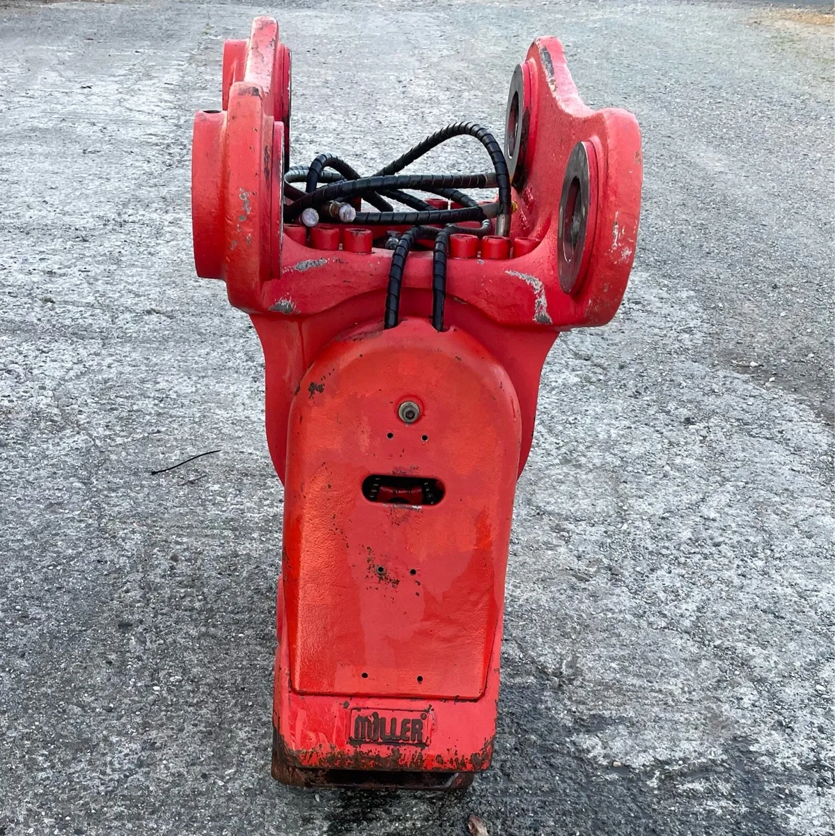 Miller power latch tilt hitch - Image 3