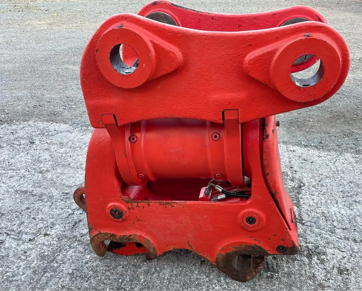 Miller power latch tilt hitch - Image 1