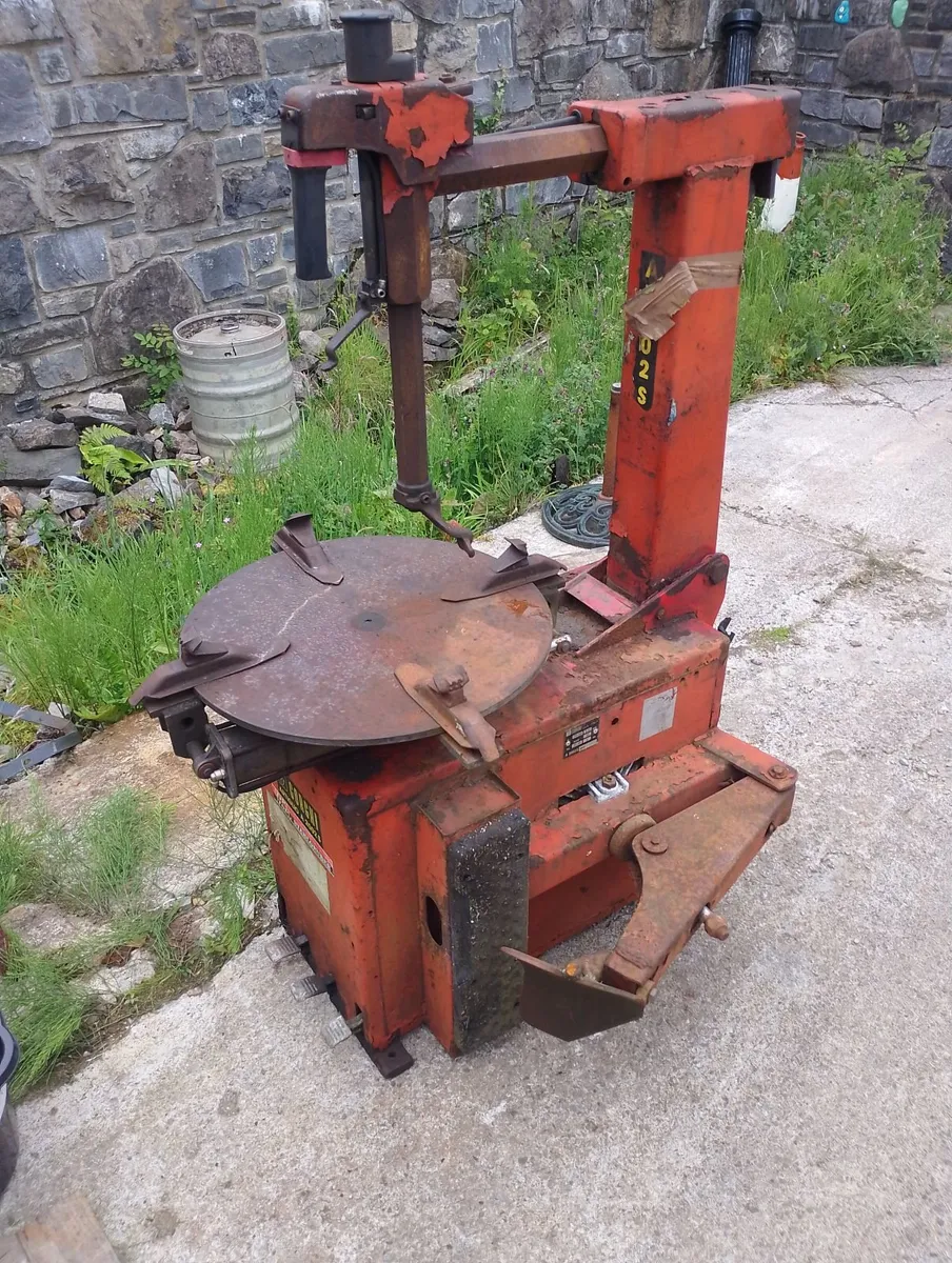 Corghi tyre machine parts or repairs - Image 4