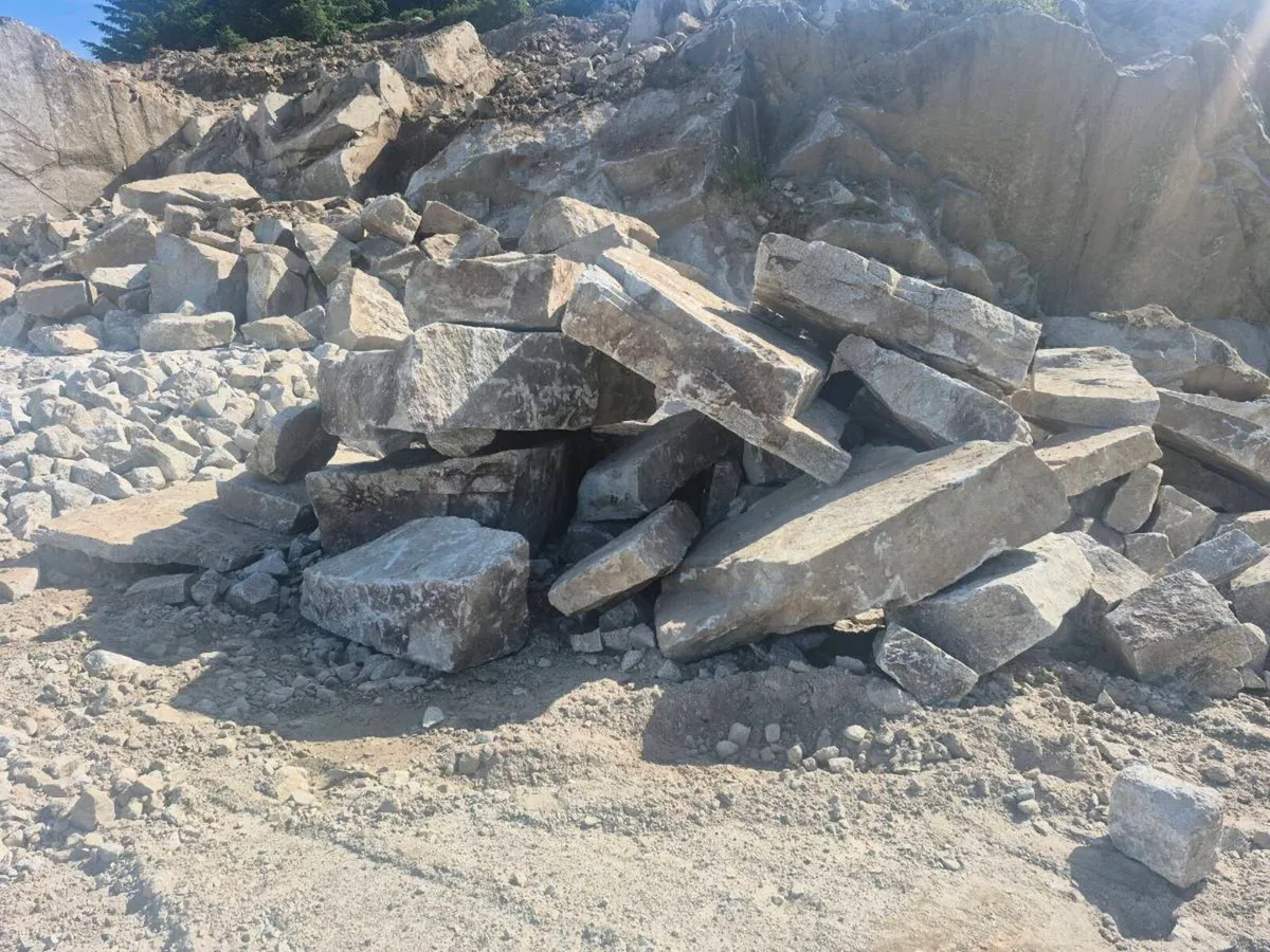 Granite boulders - Image 3