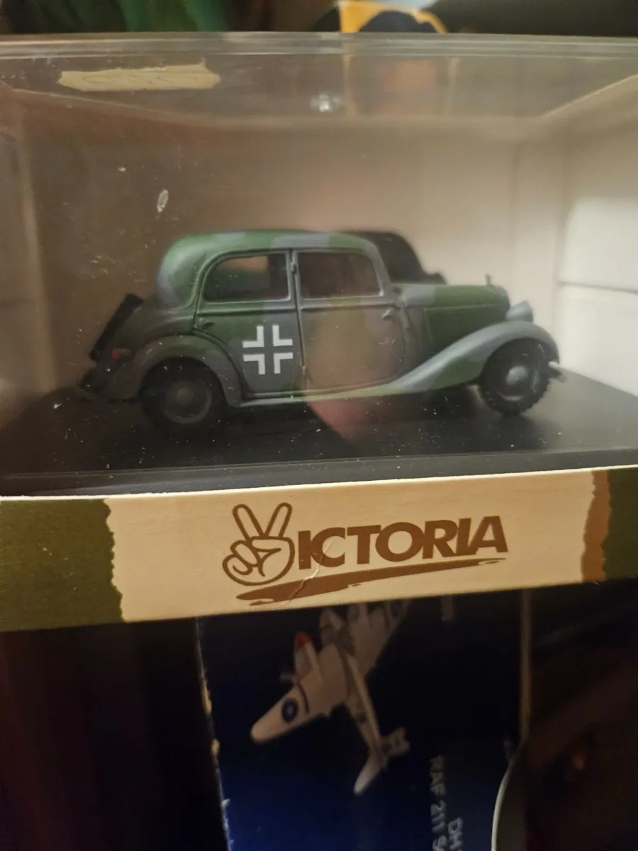 Corgi Victoria German WW2 Staff Car - Image 2