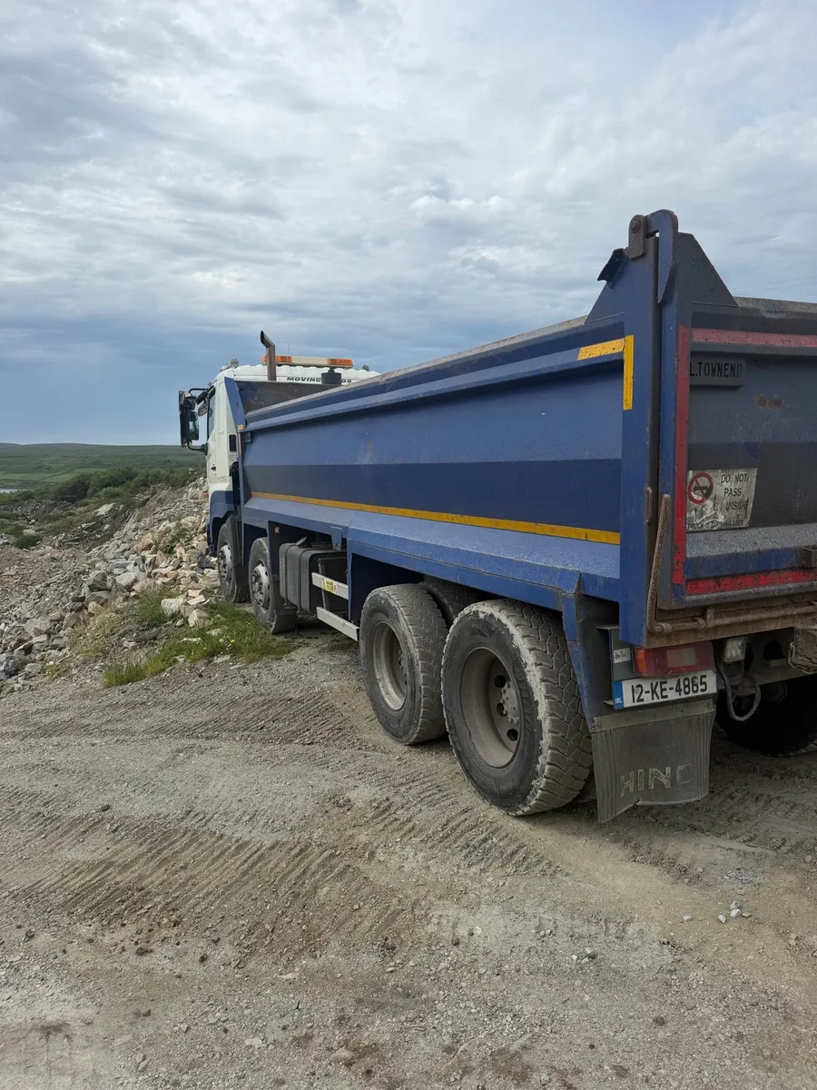Hino 700 - Image 3