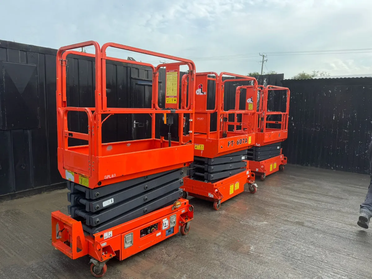 Electric Push-Around Scissor Lift 5.9m - Image 1
