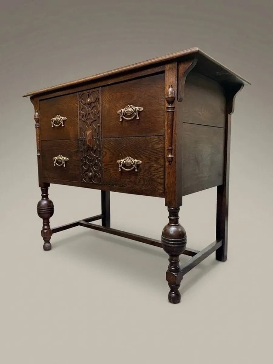 Charming Early 20th Century English Oak Chest of Drawers - Image 1