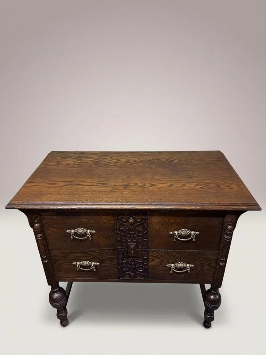 Charming Early 20th Century English Oak Chest of Drawers - Image 2