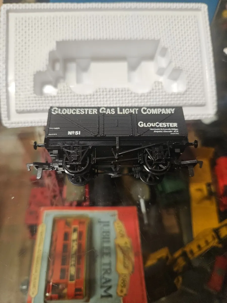Hornby Airfix OO Gauge Wagon - Image 1