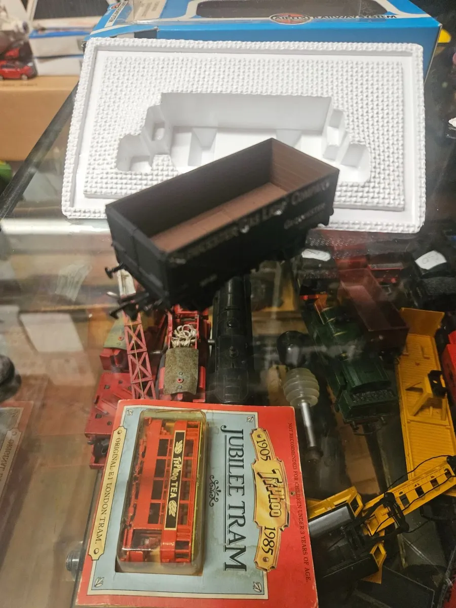 Hornby Airfix OO Gauge Wagon - Image 2