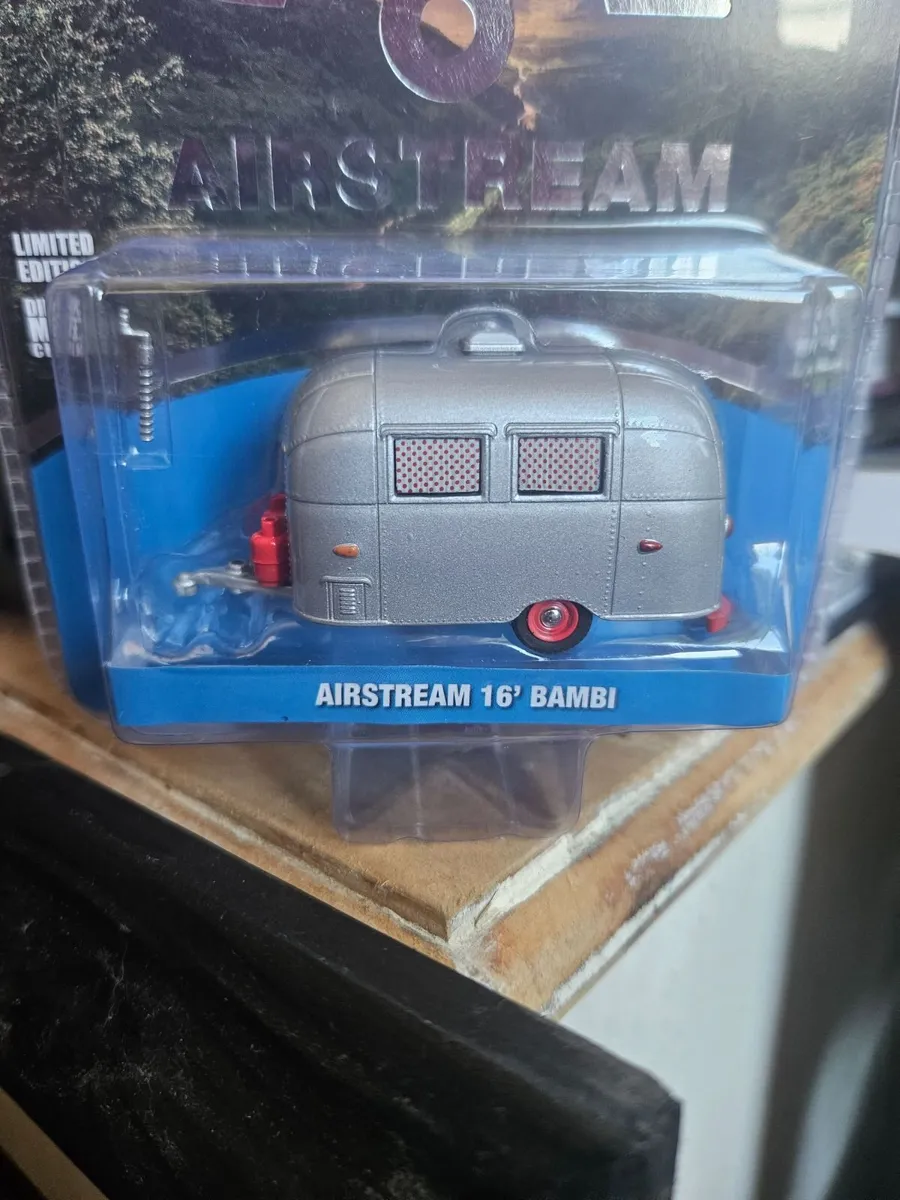 Corgi Greenlight Caravan - Image 1